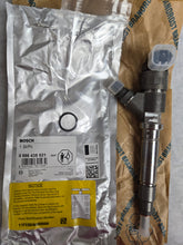 Load image into Gallery viewer, 0-986-435-521 BOSCH INJECTOR| FACTORY REMAN| CORE CHARGE