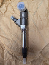 Load image into Gallery viewer, 97780144 CHEVY|  BOSCH INJECTOR| FACTORY REMAN | DURAMAX LLY| WITH CORE CHARGE