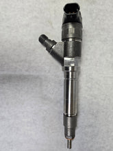Load image into Gallery viewer, 97780360 CHEVROLET INJECTOR | NEW | GMC | BOSCH | CORE CHARGE