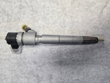 Load image into Gallery viewer, 0 445 110 675 NEW BOSCH CR Fuel Injector fits Engine