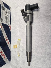 Load image into Gallery viewer, 0 445 110 675 NEW BOSCH CR Fuel Injector fits Engine